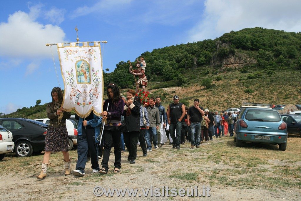 Processione e benedizione delle auto.